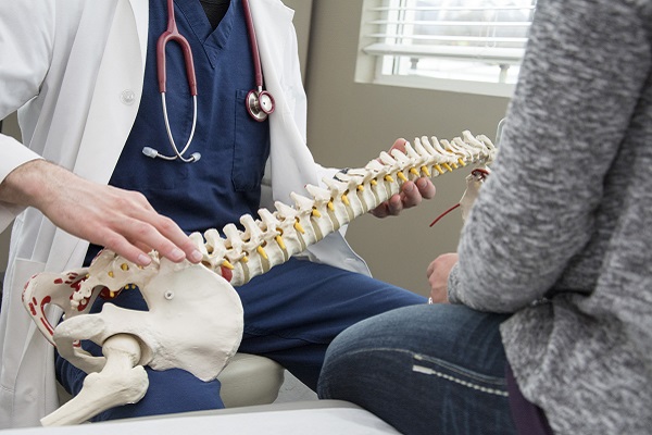What To Know When Choosing A Spine Surgeon